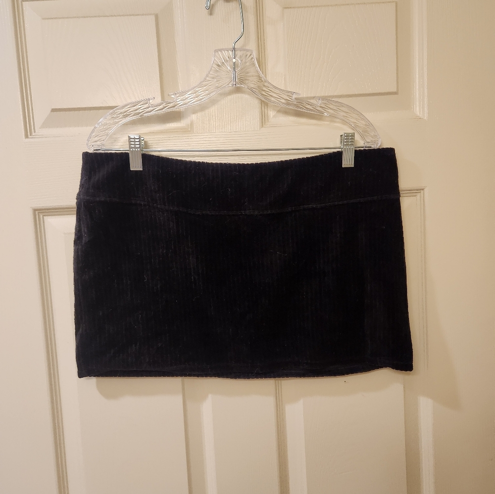 H&M Black Mini Skirt